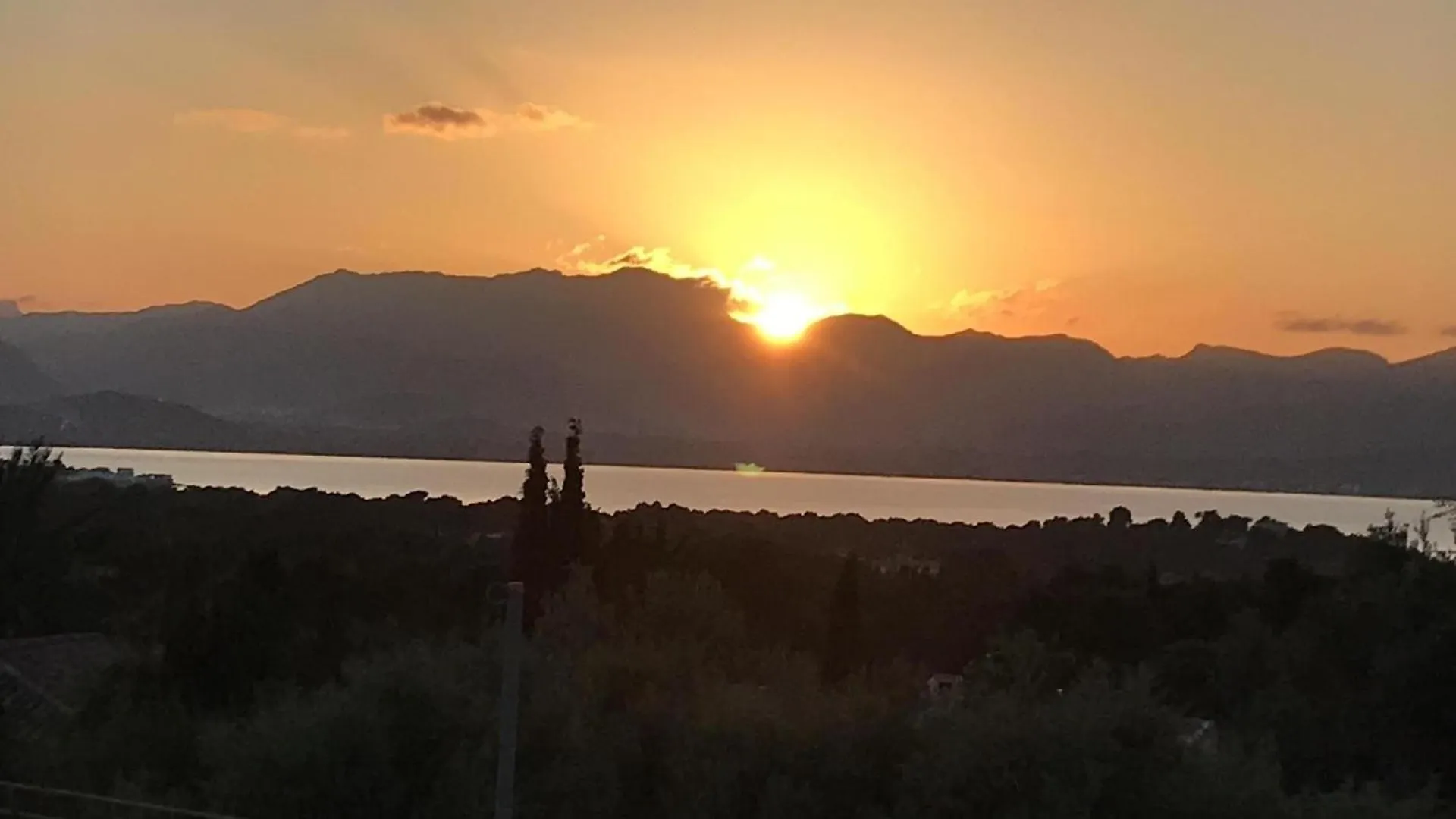 Holiday home Ferienvilla, Mit Pool, Grosser Terrasse Und Atemberaubenden Meerblick U Bergblick Alcudia  Spain