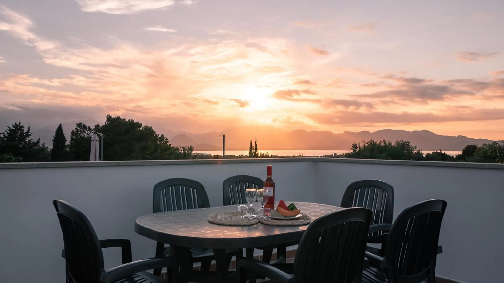 Ferienvilla, Mit Pool, Grosser Terrasse Und Atemberaubenden Meerblick U Bergblick Alcudia  Alcudia (Mallorca)