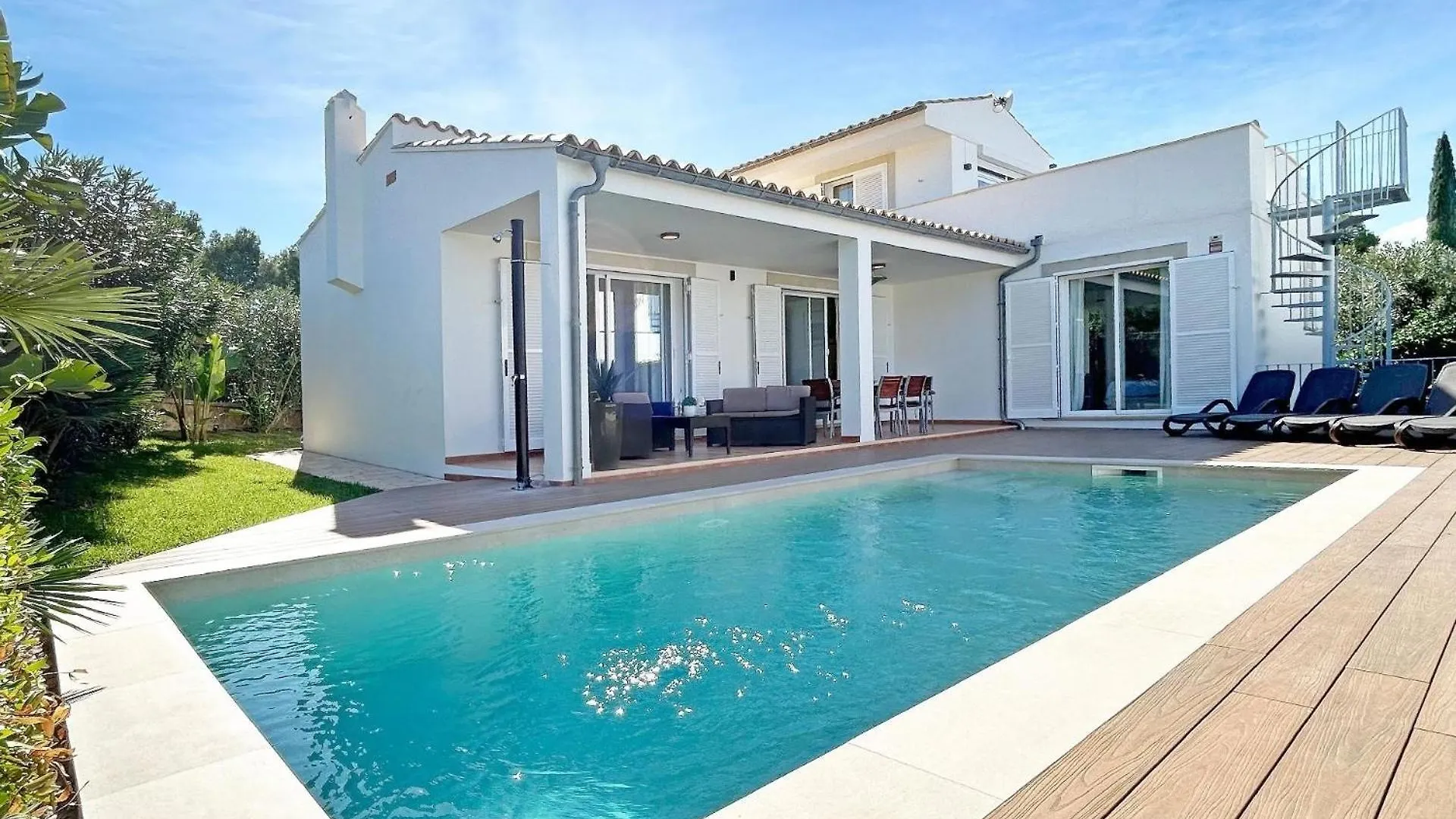 Ferienvilla, Mit Pool, Grosser Terrasse Und Atemberaubenden Meerblick U Bergblick Alcudia